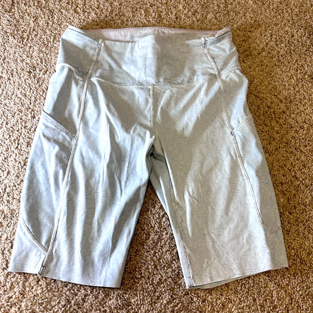 Lululemon | fast and free biker short | 10 | light blue watermark | 9.5 inseam